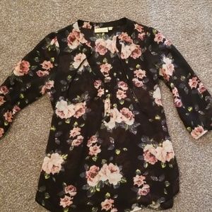 Vera wang black floral v neck blouse M medium